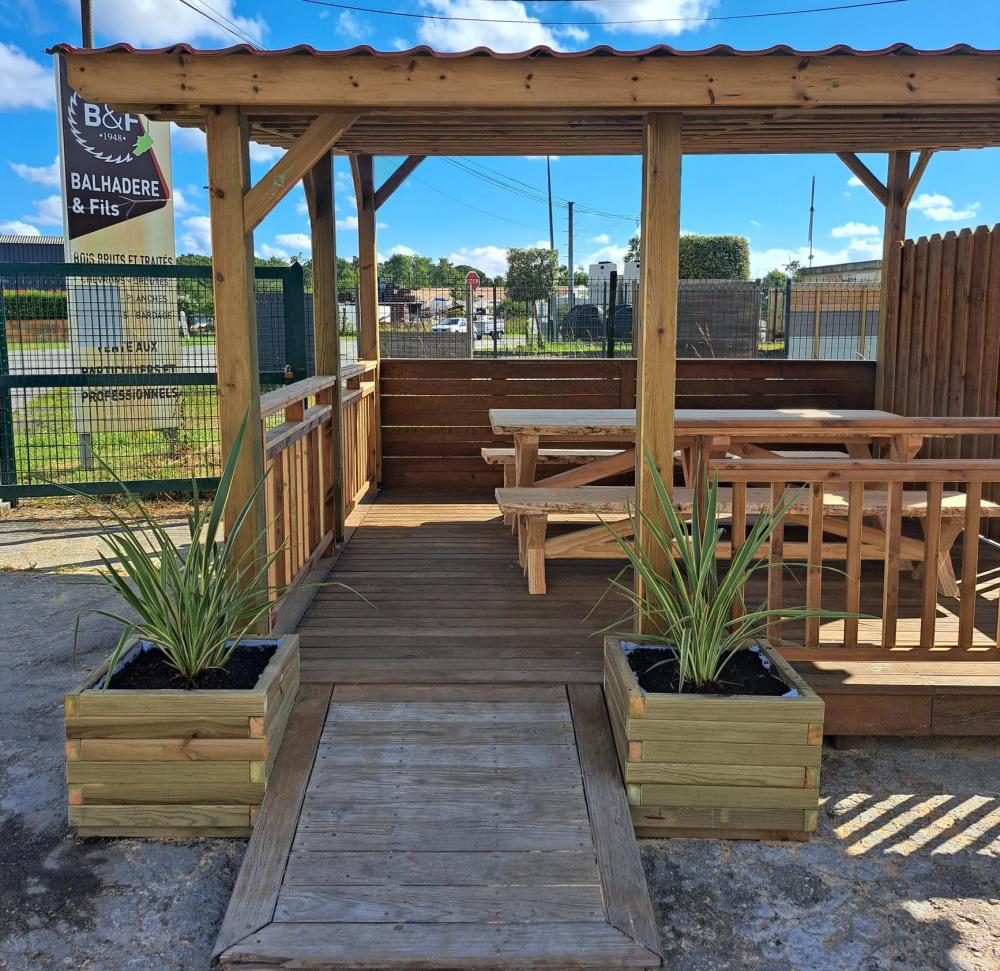 Entrée pergola et table