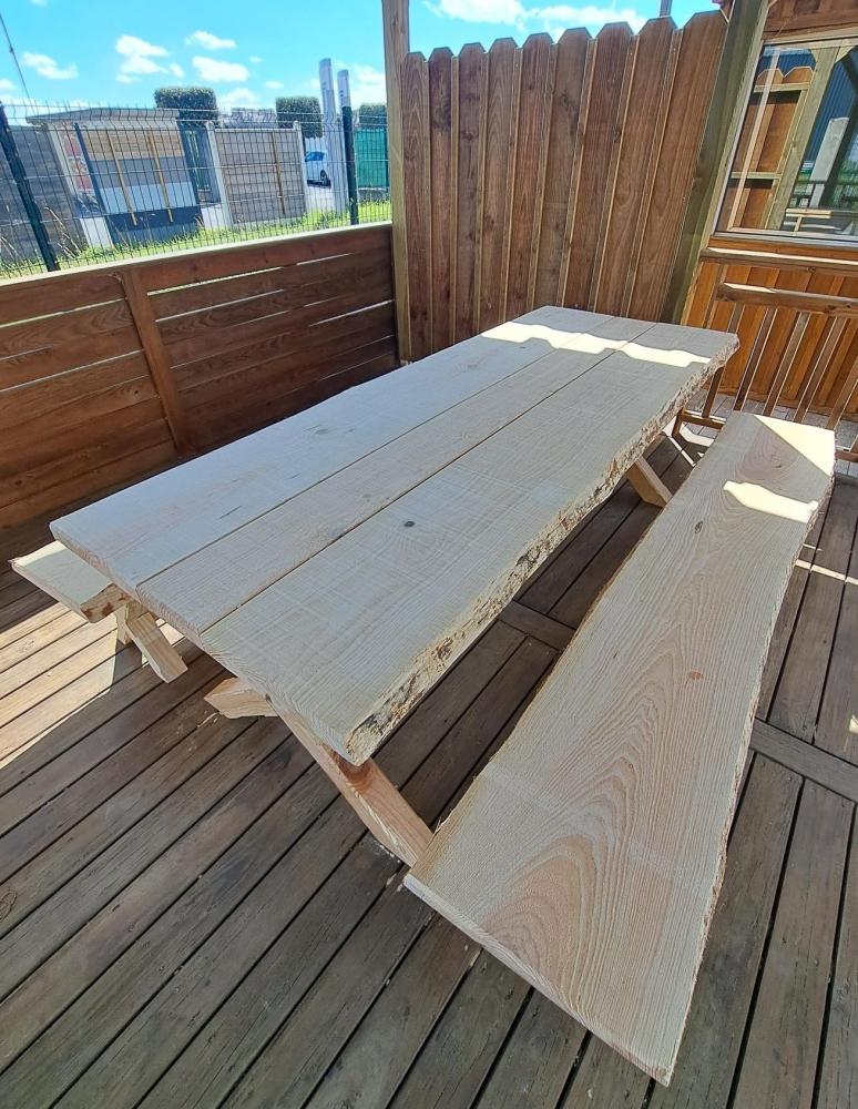 Table et bancs 2